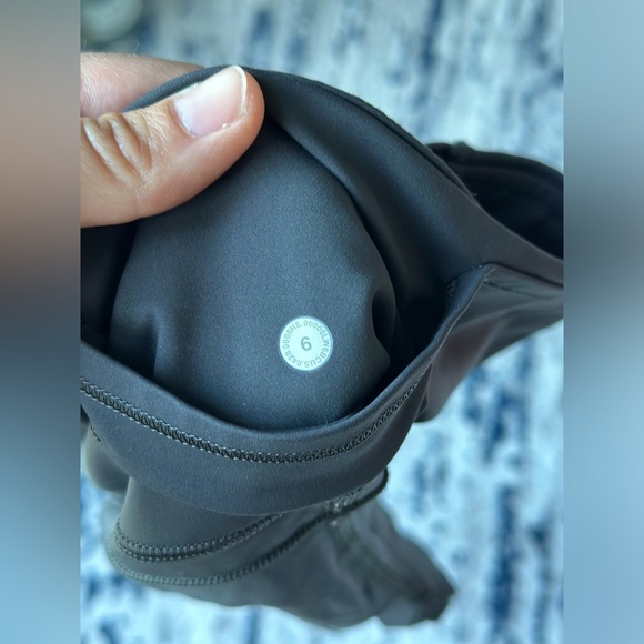 Lululemon Fast and Free Crop II - Picture 3 of 6